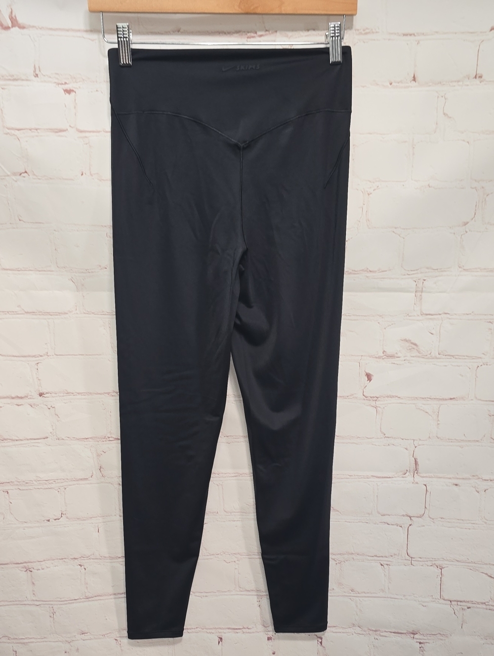 Nike/Skims Black High-Waist Performance Leggings Size M NWT